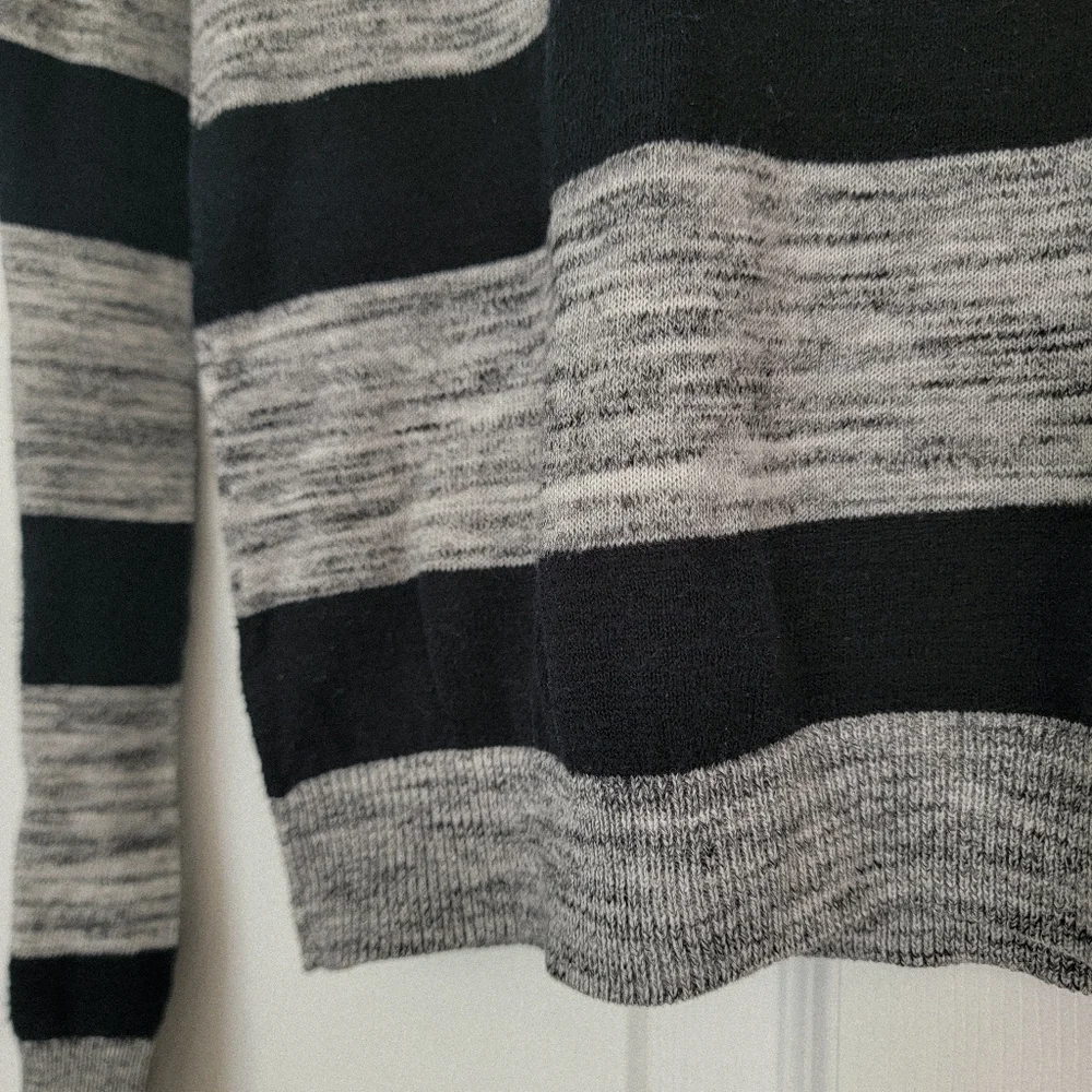 Women's H&M Comfy Long sleeve Tee - Picture 4 of 4